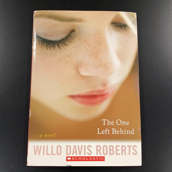 The One Left Behind by Willo Davis Roberts - Scholastic Paperback Novel - Picture 1 of 5